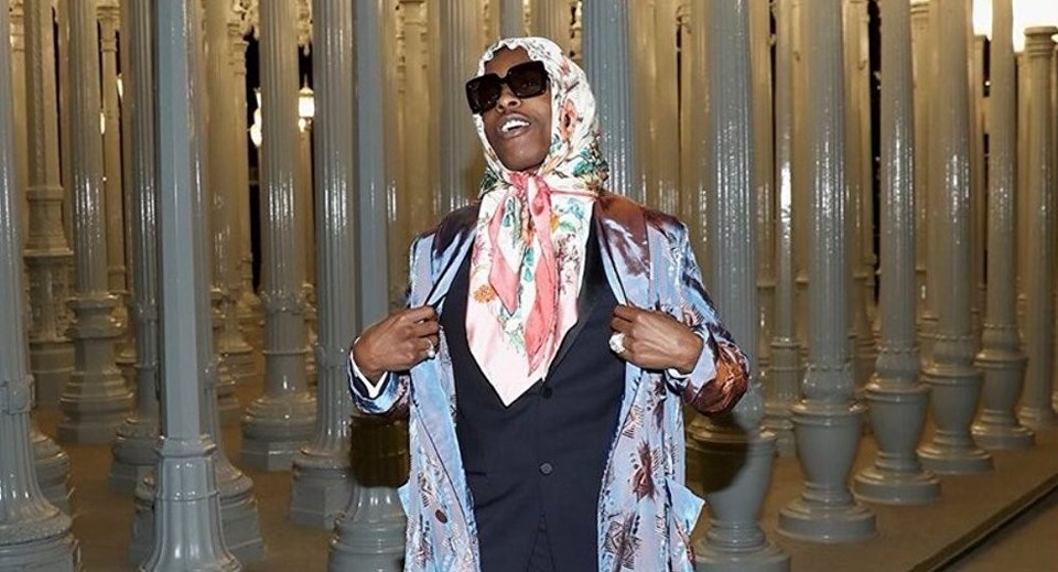 Şarkıcı A$AP Rocky’nin eşarplı gala stili - 2