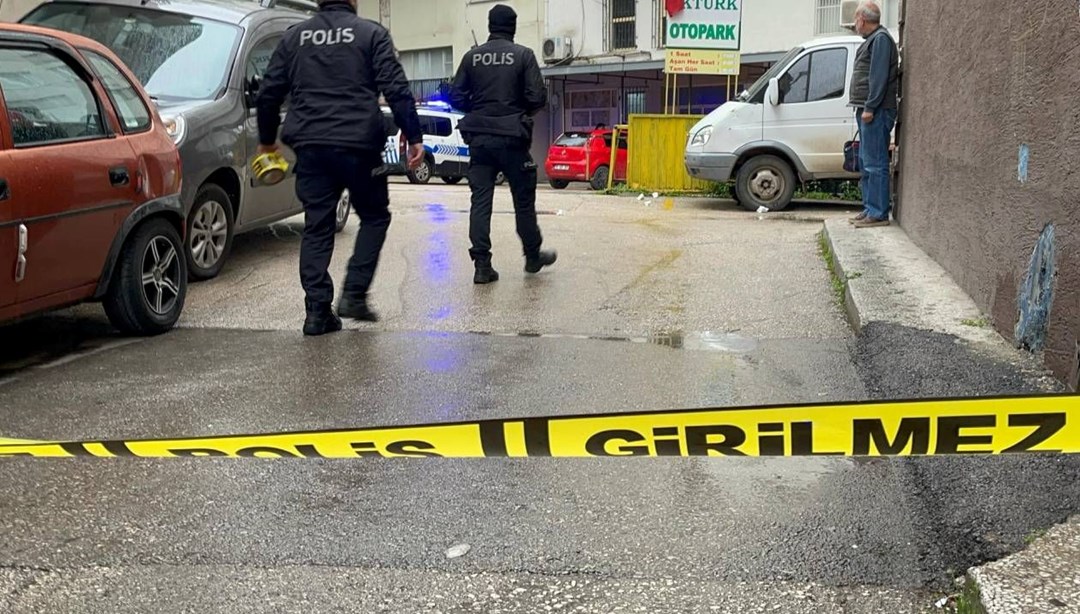 Motosikletli saldırganlar otoparkı kurşunladı