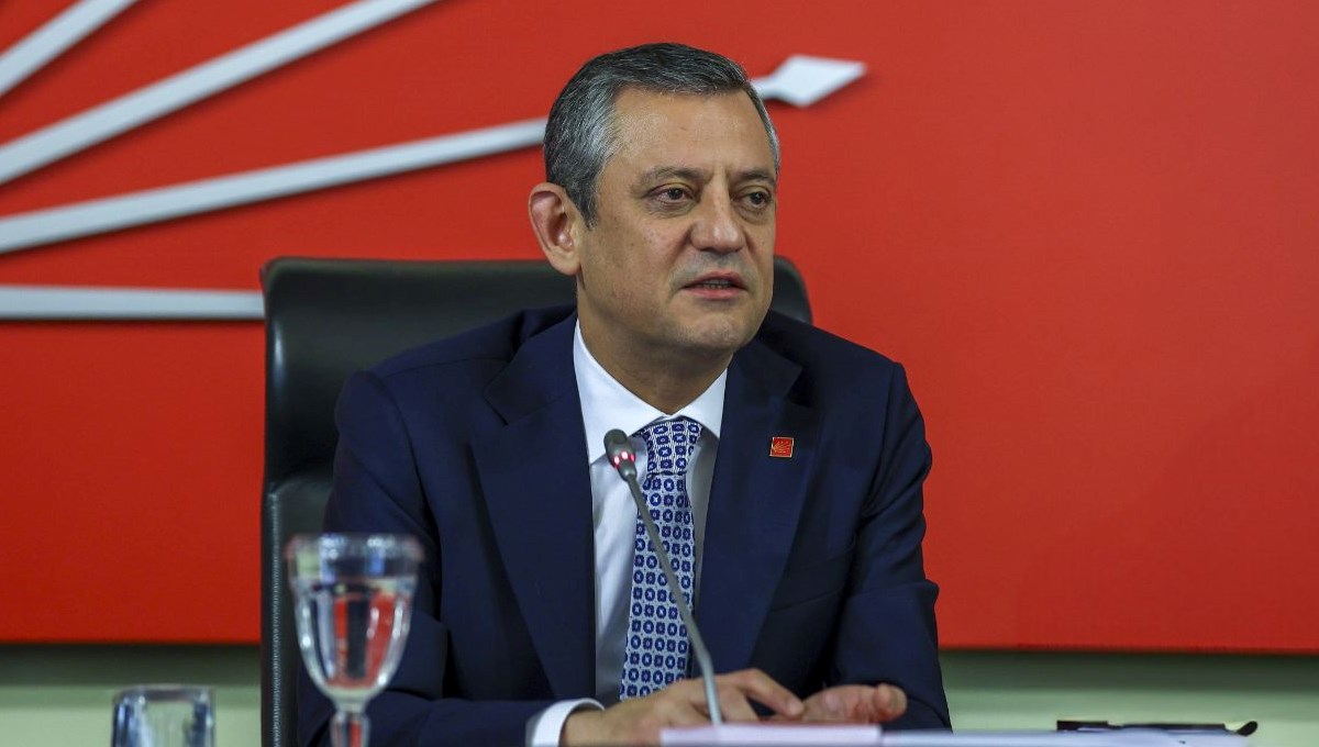 Özgür Özel'den 