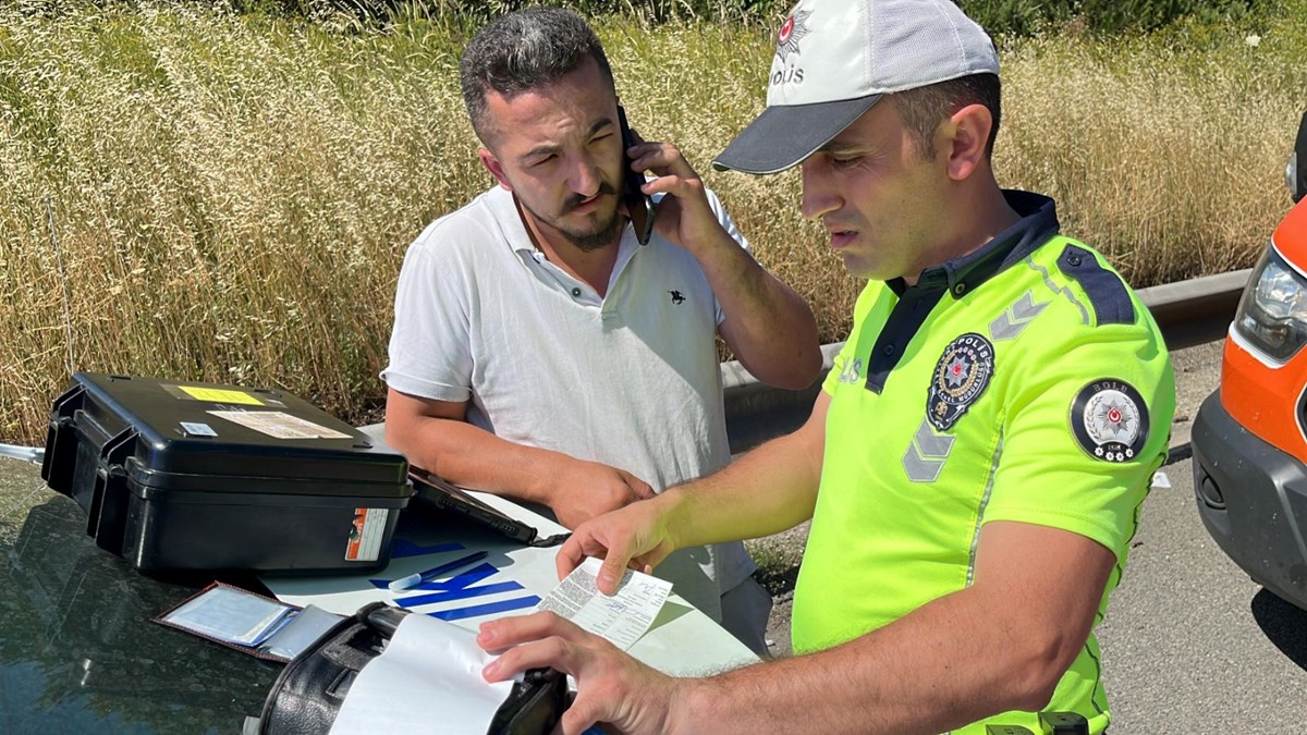 TEM'de alkollü sürücü ortalığı birbirine kattı: Kilometrelerce araç kuyruğu oluştu