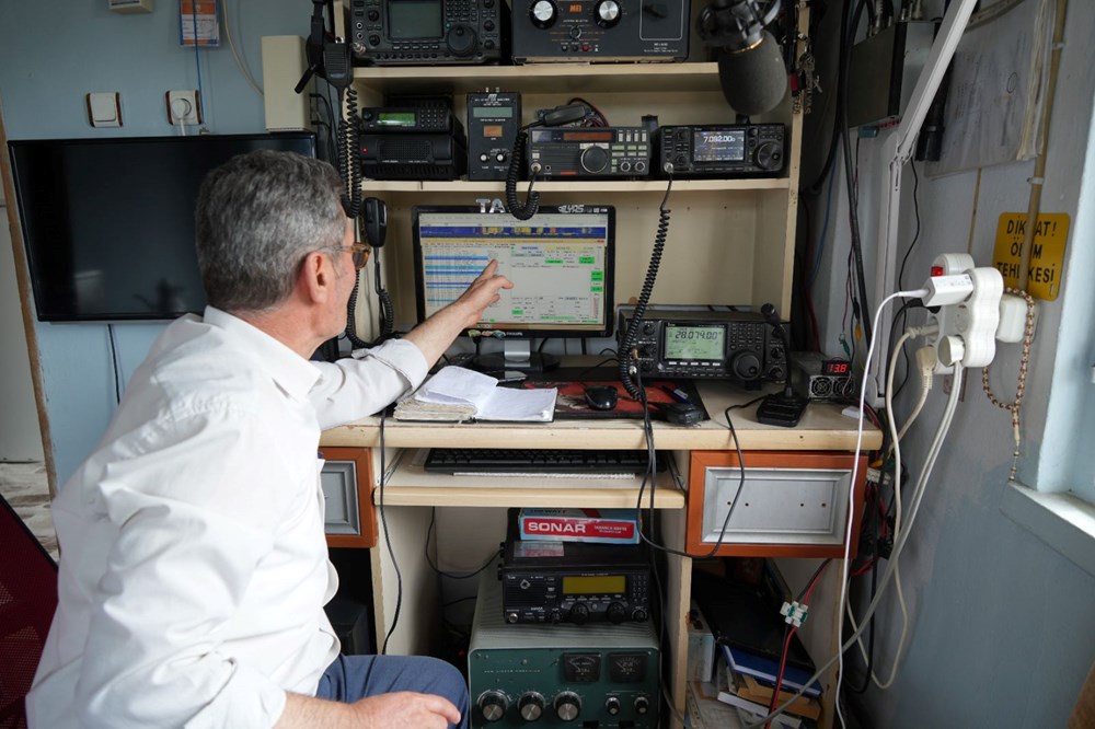 Evinde Radyo İstasyonu Kurarak 180 Ülke ile Bağlantı Kuruyor: Bir Hobinin Sınırları Aşan Yolculuğu 74 j1Av7uvYNkKrtywJuiCBJw