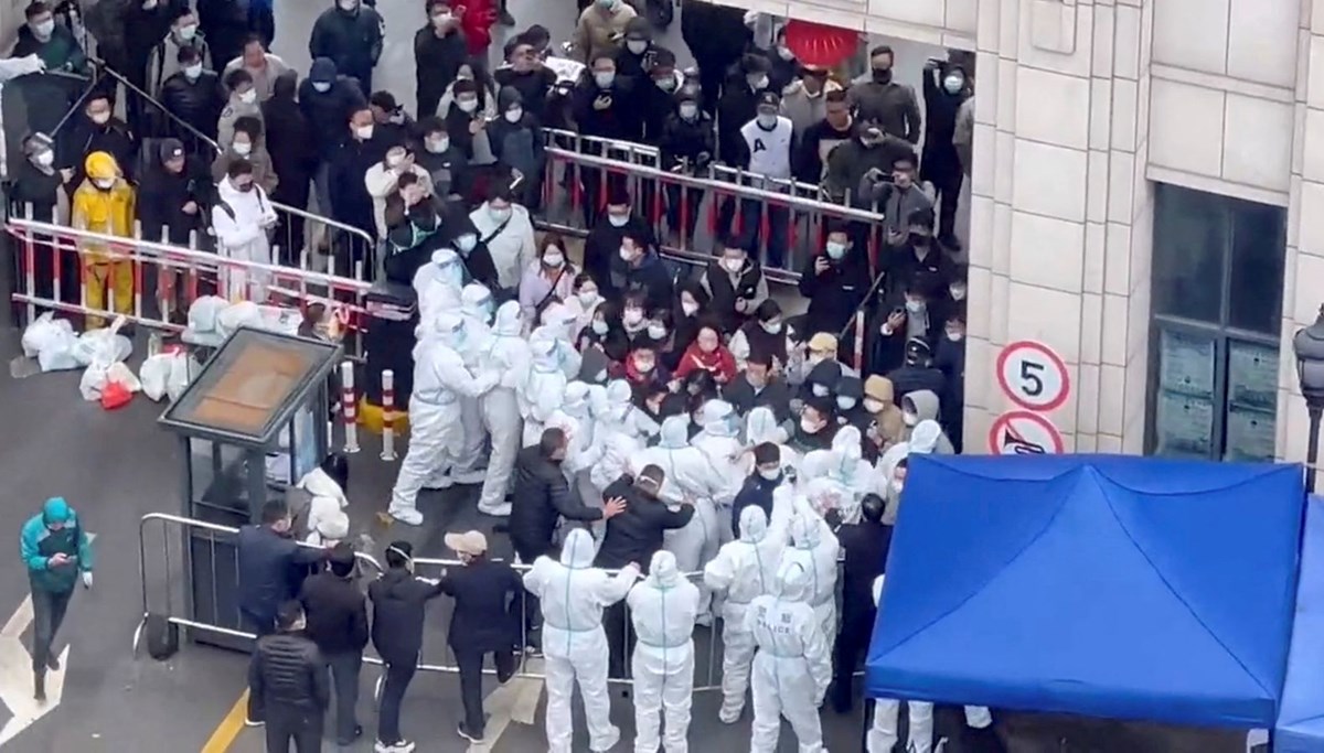 Çin protestoların ardından geri adım attı: Covid-19 kısıtlamaları gevşetildi Çin protestoların ardından geri adım attı: Covid-19 kısıtlamaları gevşetildi