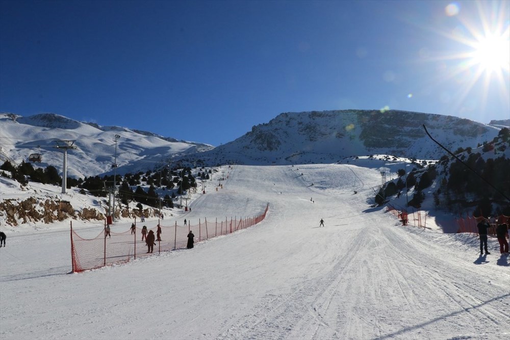 Dinlenmeden pisti tamamlanamayan kayak merkezi: Ergan - 18