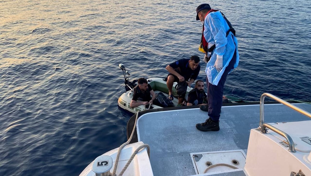 Çanakkale açıklarında 4 düzensiz göçmen kurtarıldı