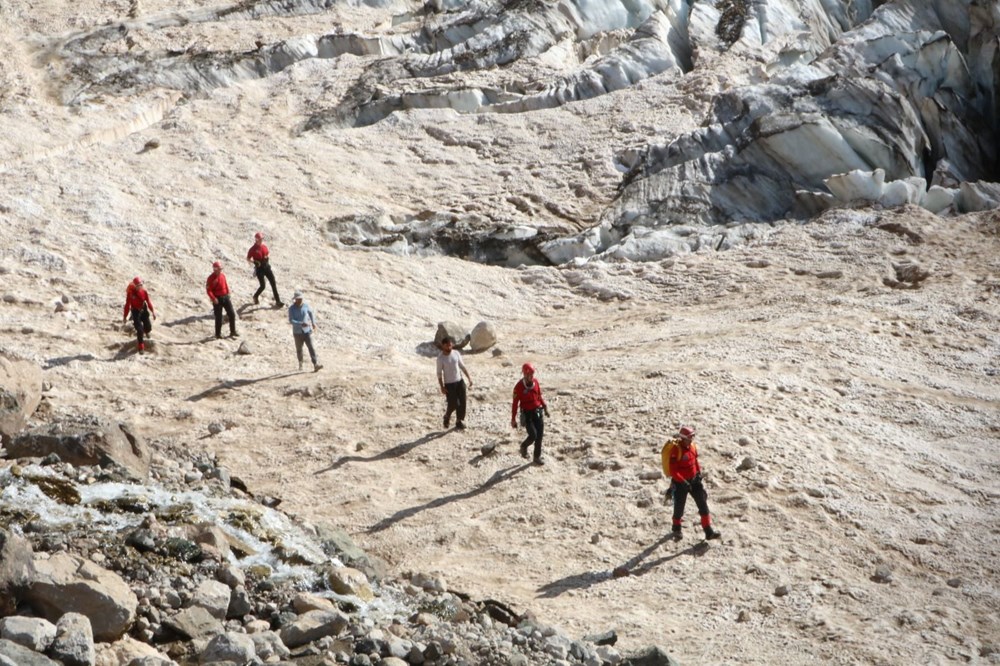 Cilo buzullarına düşen 2 kişiden birinin cansız bedenine ulaşıldı - 5
