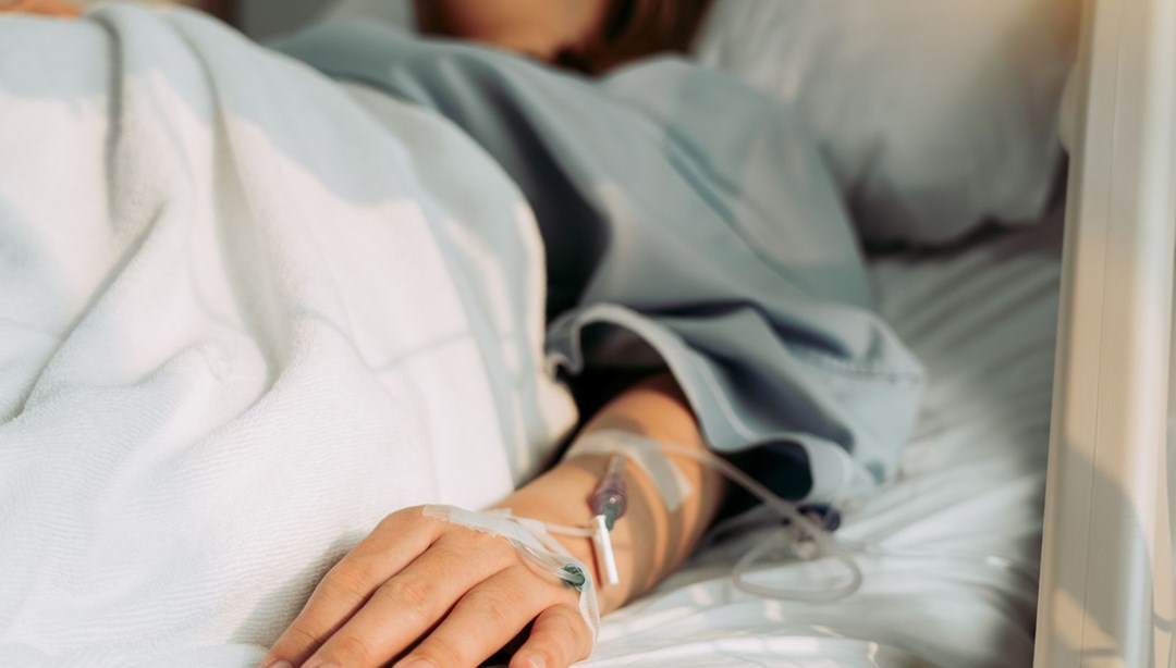 37 yaşındaki kadın milyonda bir görülen hastalığa yakalandı: Bacağımda büyüdüğünü aylar sonra fark ettim, doktorlar bile yanıldı