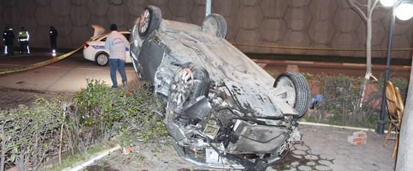 Bursa'da otomobil takla attı: 1 ölü, 2 yaralı