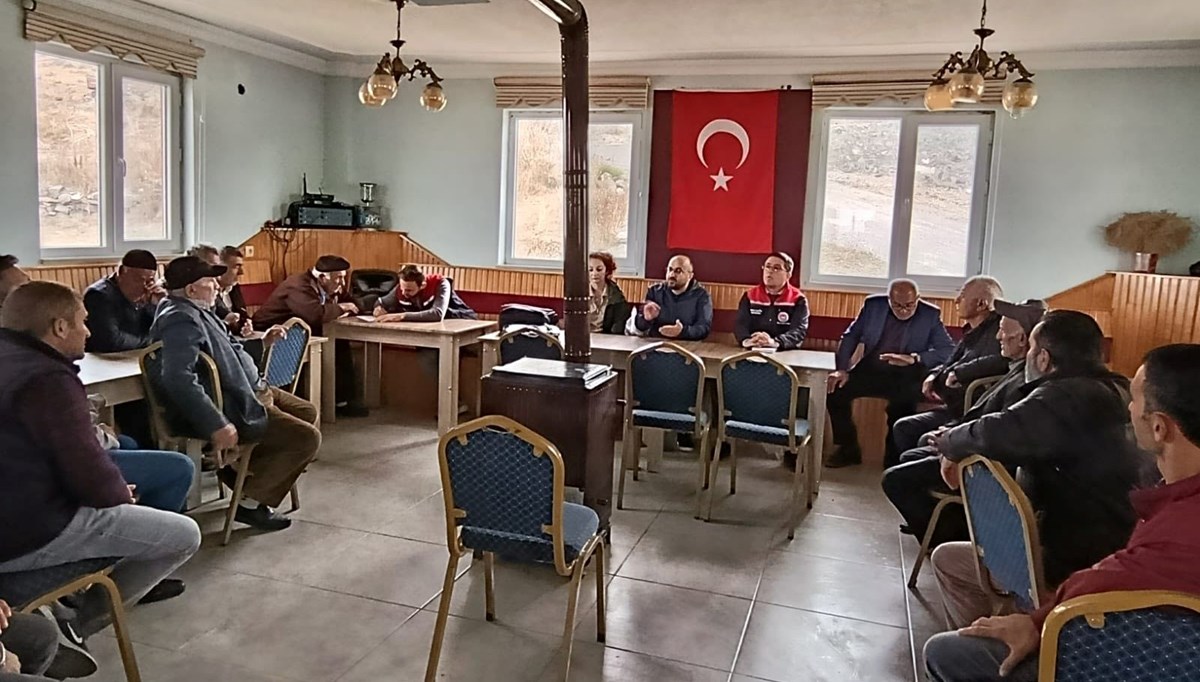 Kars’ta çiftçilere şarbon eğitimi