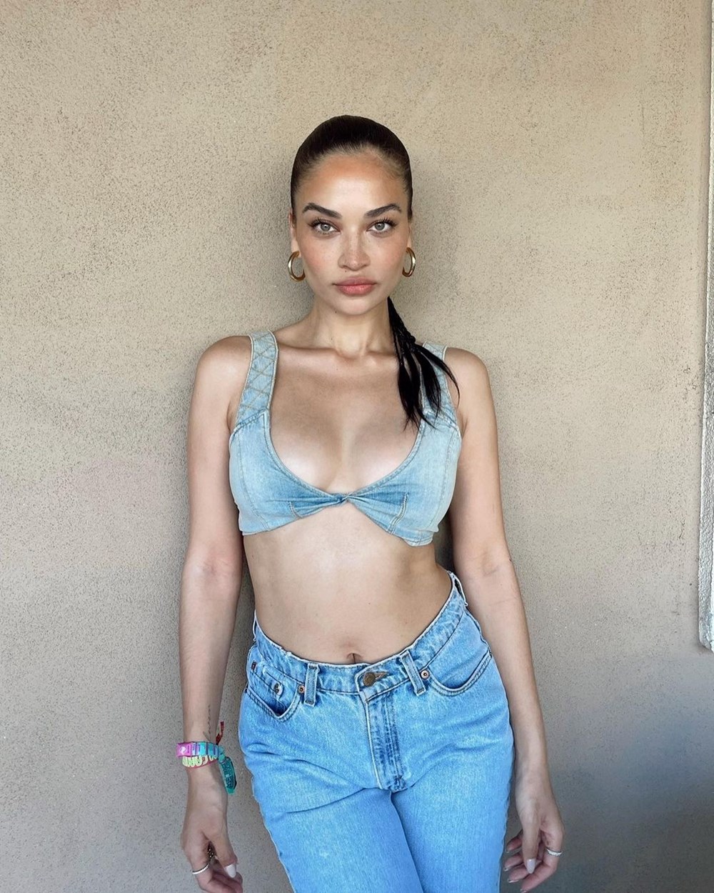 Model Shanina Shaik ilk çocuğuna hamile - 5