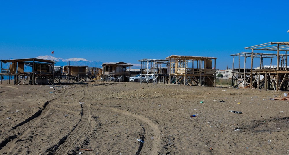 Lüks tatilin bedavaya sunulduğu 'Çardak Beach' çöplük oldu - 7