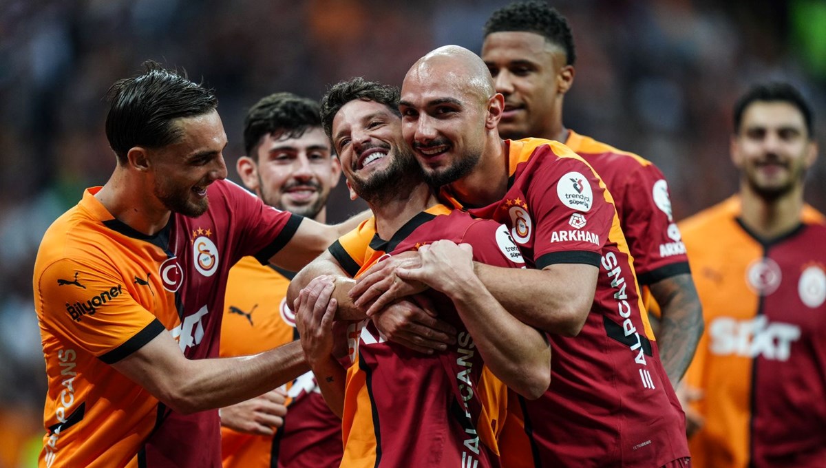 Muslera ve Mertens omuzlarda veda etti, Galatasaray kazandı!