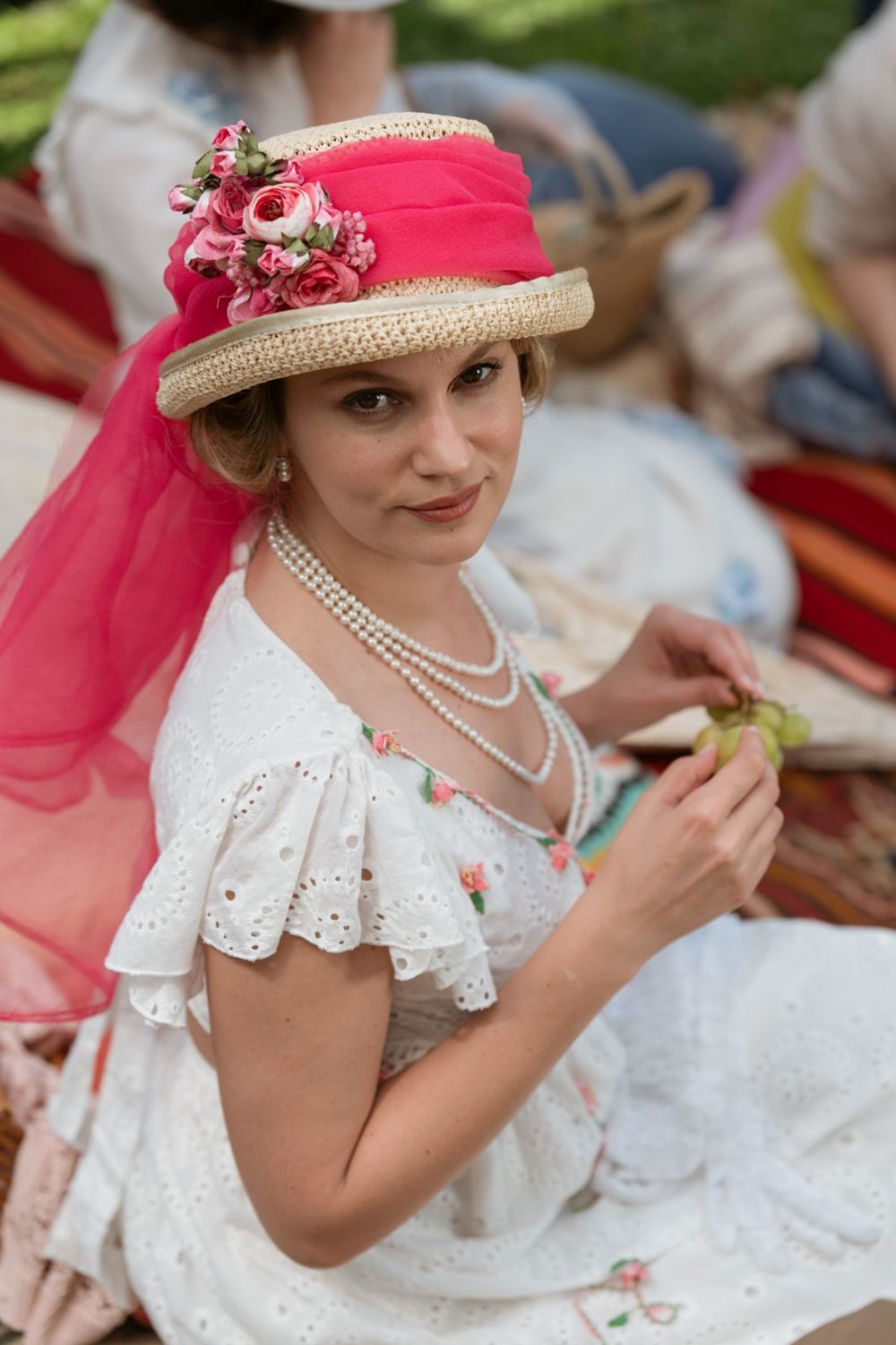 Farah Zeynep Abdullah'ın Bihter galasındaki elbisesi sosyal medyanın gündeminde - 1