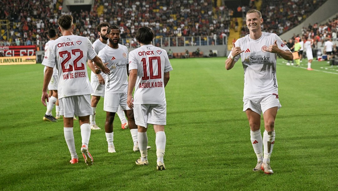 Antalyaspor, Süper Lig'de 9 sezon sonra bir ilki başardı