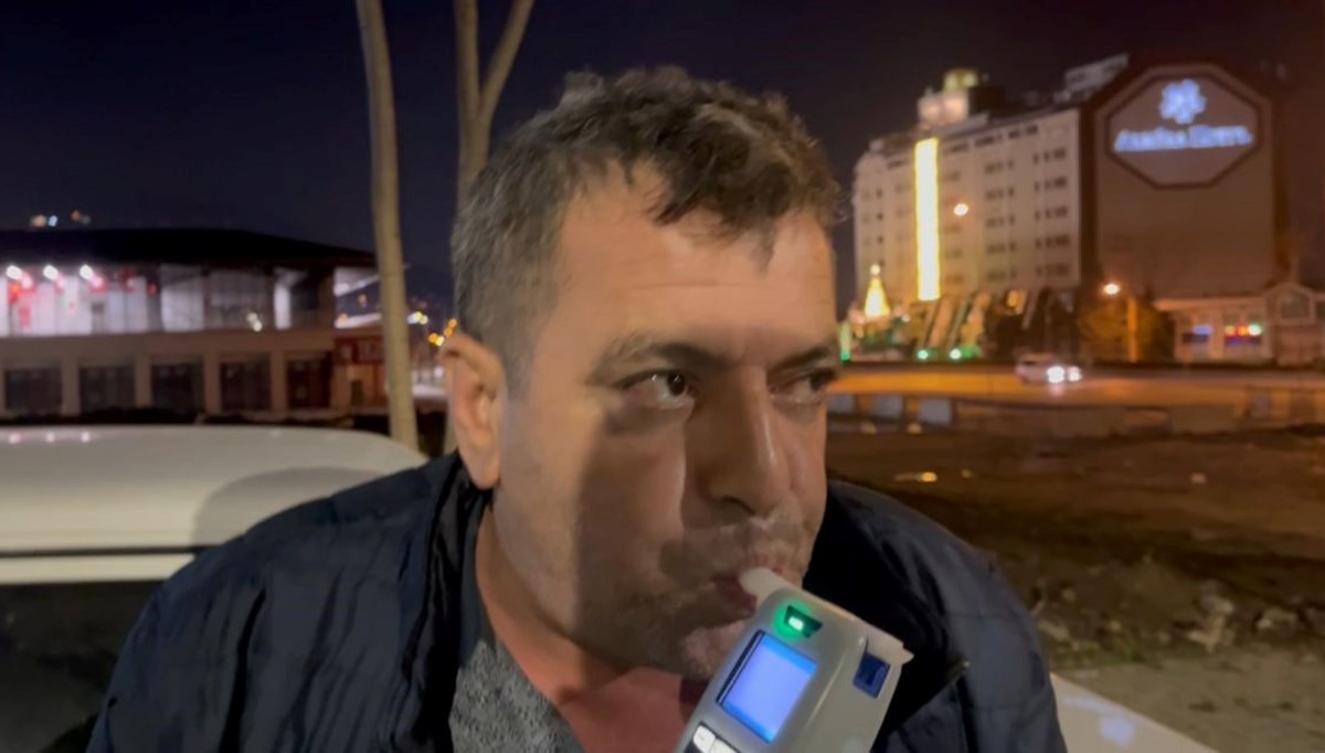 Alkol denetimine takılan sürücü: Yok ağabey kaçmadım, yatacağım ben burada Alkol denetimine takılan sürücü: Yok ağabey kaçmadım, yatacağım ben burada