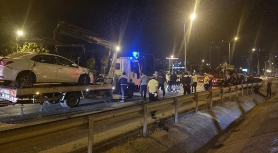 İstanbul'da D-100 kara yolunda zincirleme kaza: 2 yaralı - 1