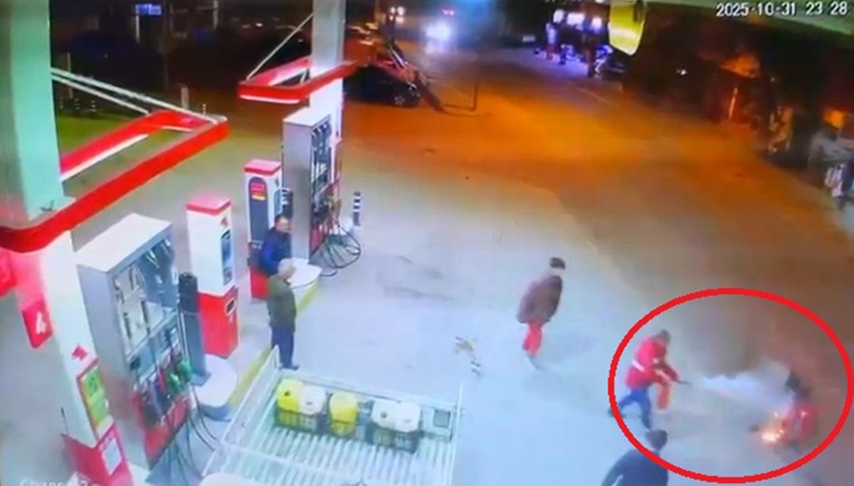 Benzinlikte panik: Motosiklet alev aldı