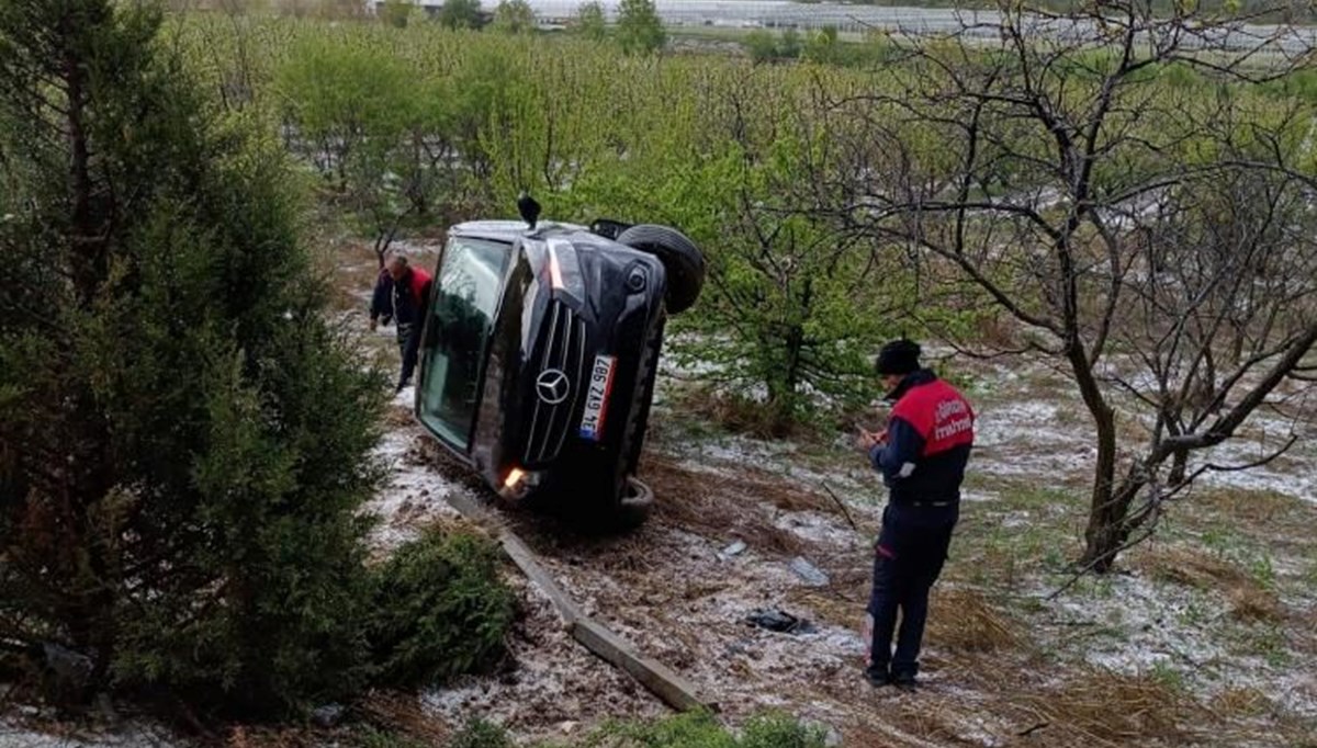 Isparta’da minibüs takla attı: 1 ölü, 8 yaralı Isparta’da minibüs takla attı: 1 ölü, 8 yaralı