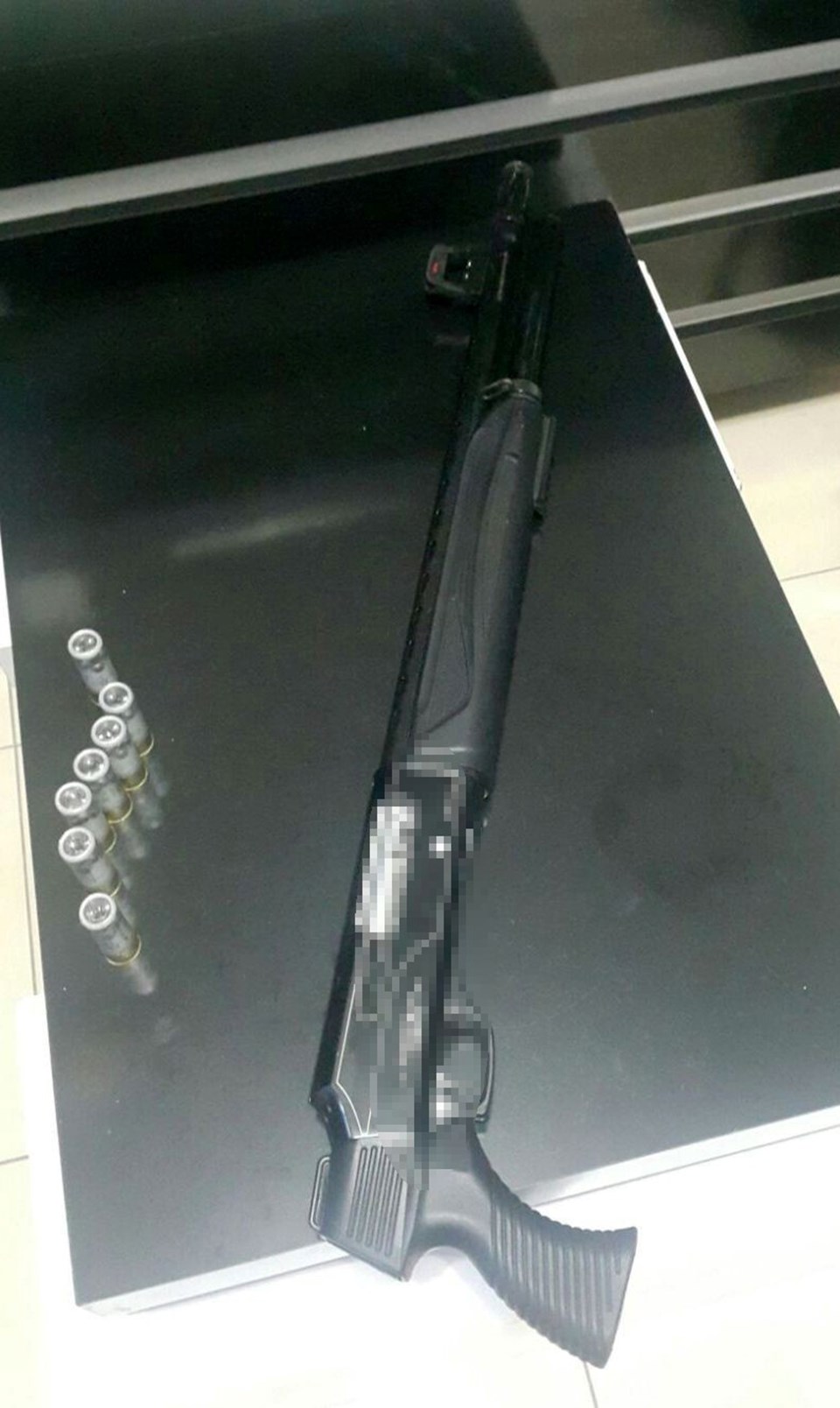 Çekmecelerin gizli bölümünden 7 el yapımı patlayıcı çıktı - 3