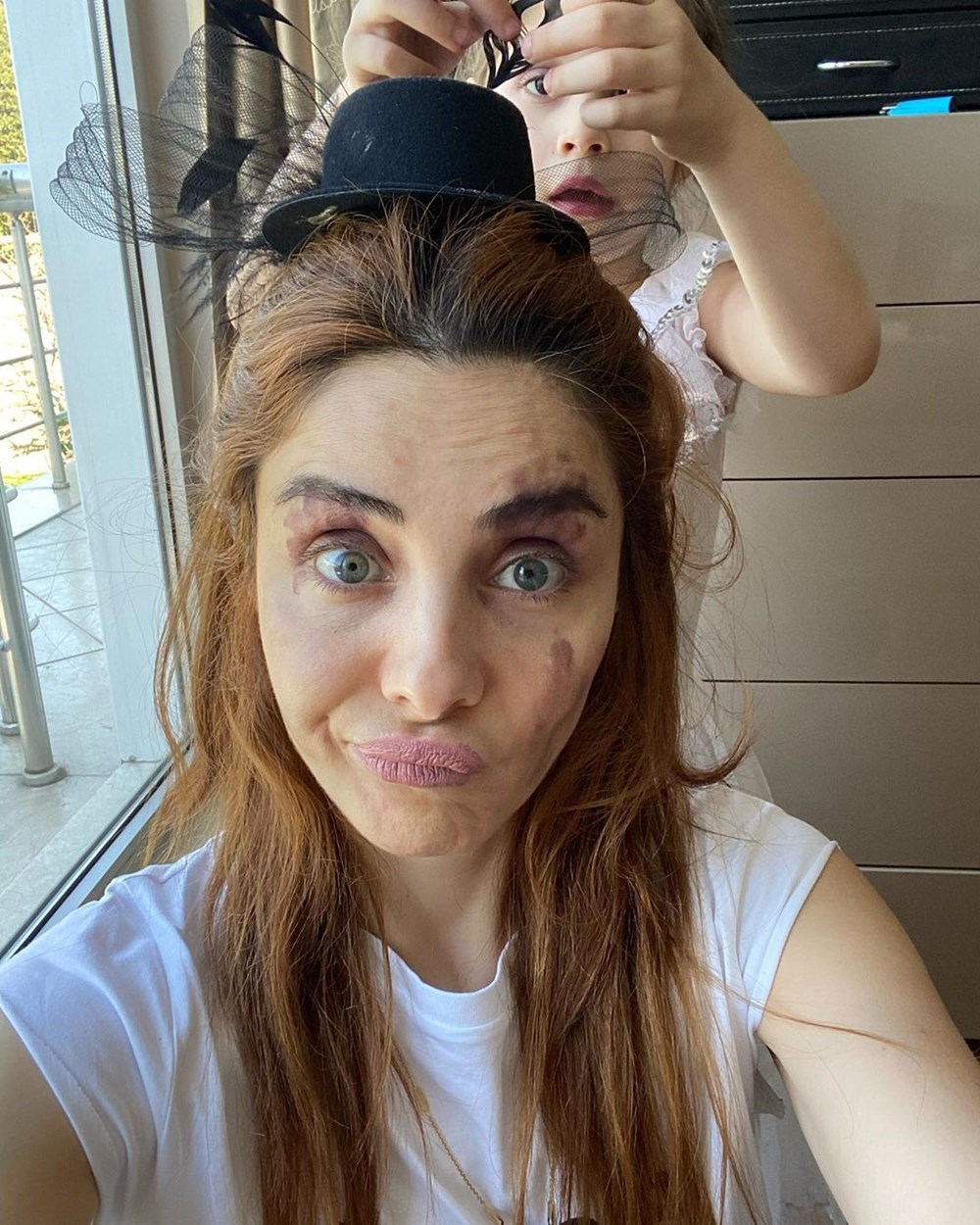 Corona g�nlerinde �nl�lerin ev halleri