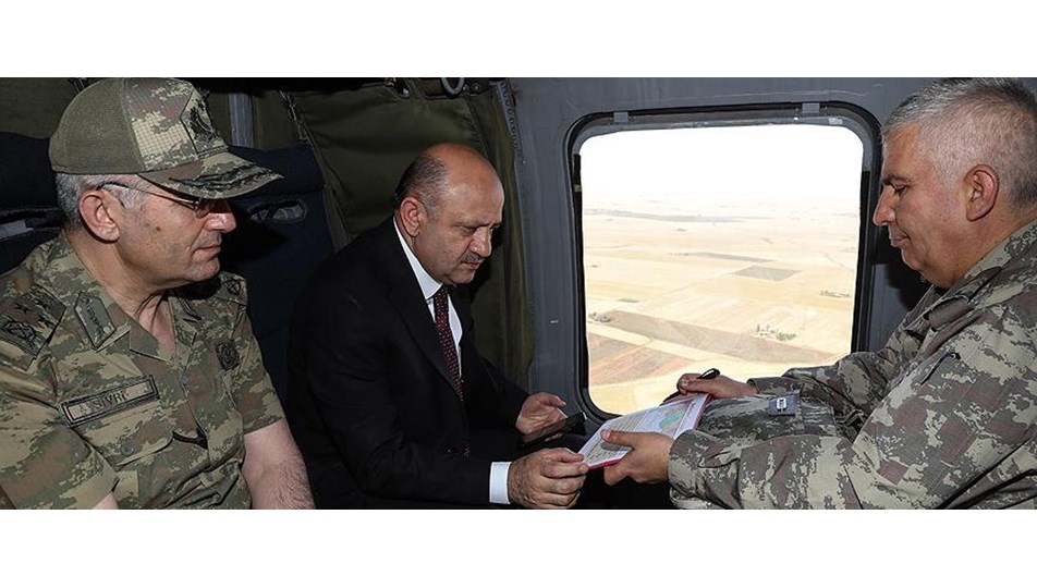 Bakan Işık, Mardin�de sınır hattına inşa edilen duvar çalışmalarını