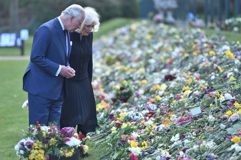 Prens Charles ve Düşes Camilla Prens Philip’in ölümünden sonra ilk kez görüntülendi - 7