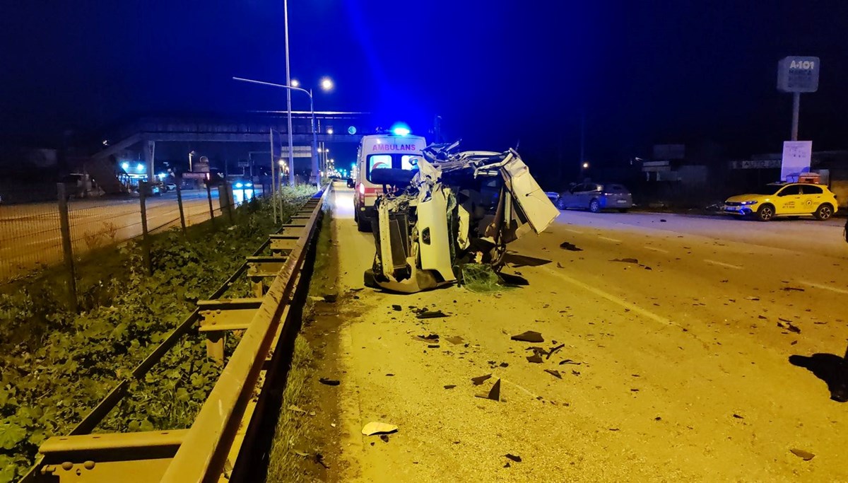 TIR'a çarpıp takla atan araçta 1 ölü, 1 yaralı TIR'a çarpıp takla atan araçta 1 ölü, 1 yaralı