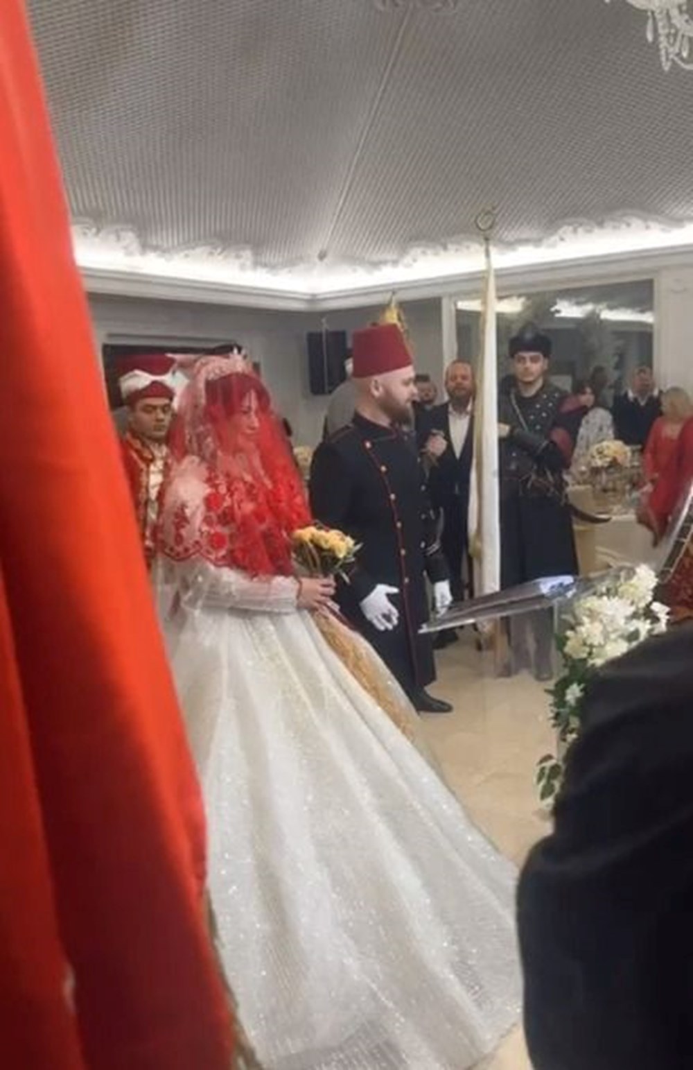 Abdülhamid'in torunlarından düğün açıklaması: Atatürk ve Cumhuriyete karşı açıklamaları onaylamıyoruz - 2