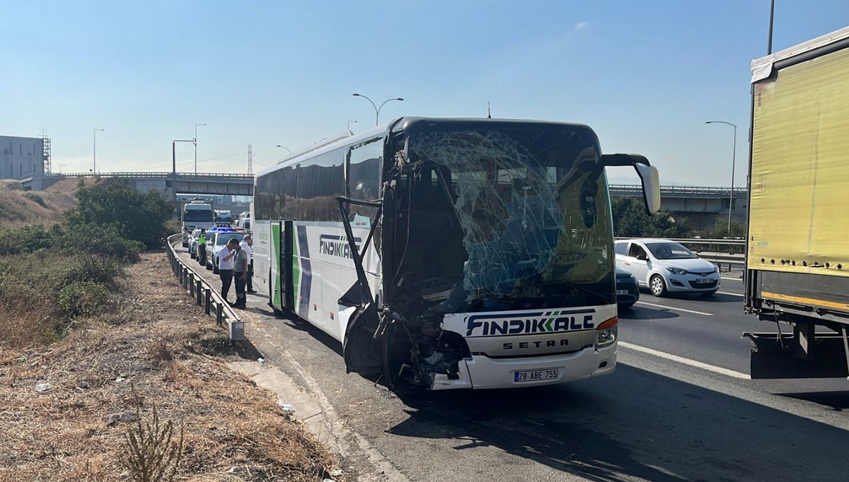 TEM Otoyolu'nda kaza: 1'i ağır 7 yaralı TEM Otoyolu'nda kaza: 1'i ağır 7 yaralı