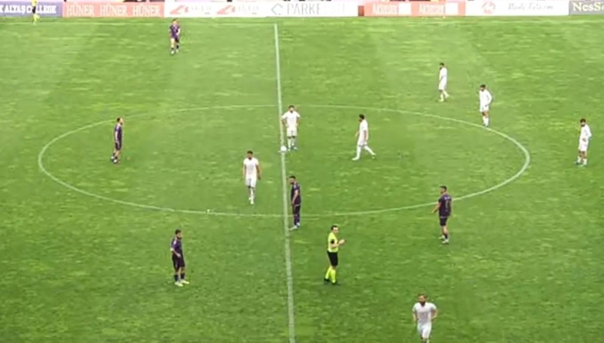 Film gibi maç: Siirt Özel İdare Spor uzatmalarda 3 gol yedi, amatöre düştü Film gibi maç: Siirt Özel İdare Spor uzatmalarda 3 gol yedi, amatöre düştü