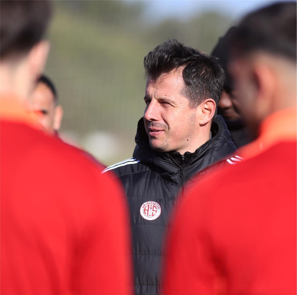 Emre Belözoğlu derbi tahminini açıkladı, milli takım ve Fenerbahçe sorusunu yanıtladı: Kolay olmayacak | İnşallah bir gün nasip olur - 3