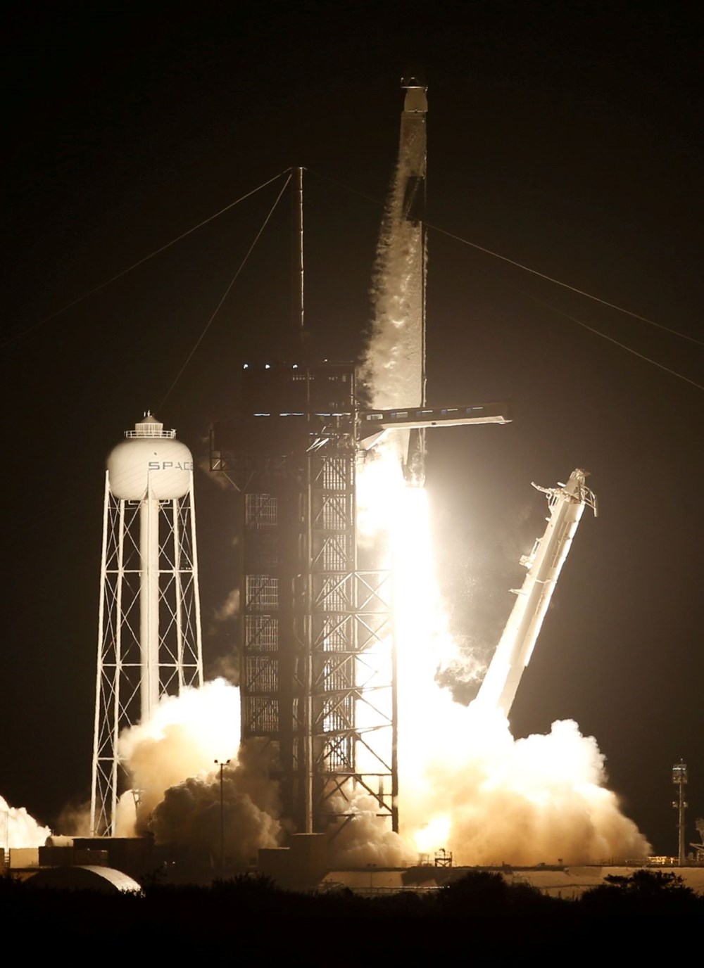 SpaceX ve NASA'dan uzaya ilk "operasyonel" mürettebatlı uçuş - 11
