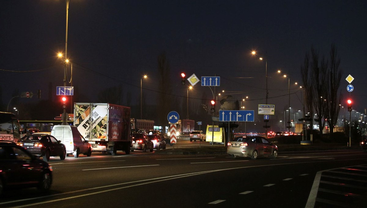 Kiev'de yaşayanlar şehri terk etmeye başladı