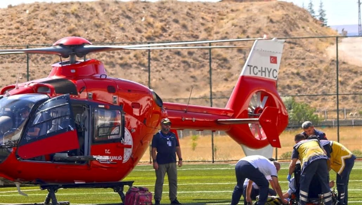 Hava ambulansı, tarlada çalışırken yaralanan vatandaş için havalandı Hava ambulansı, tarlada çalışırken yaralanan vatandaş için havalandı