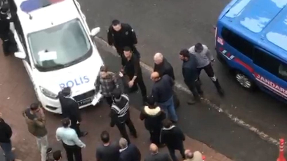 Şanlıurfa'da kadını sokakta tehdit eden polise soruşturma - 1