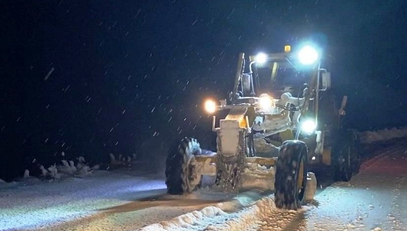 Bulanık'ta 61 yerleşim yerinin yolu ulaşıma açıldı