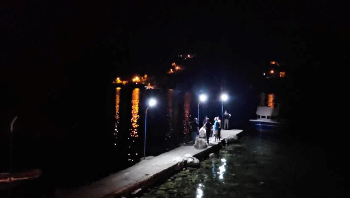 Kastamonu’da tekne battı: 3 kişi kayıp Kastamonu’da tekne battı: 3 kişi kayıp