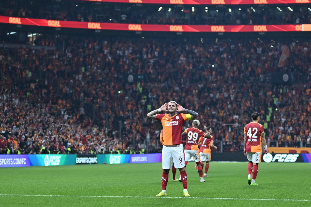 Galatasaraylı Mauro Icardi, Göztepe karşısında attığı golün sevincini böyle yaşadı.