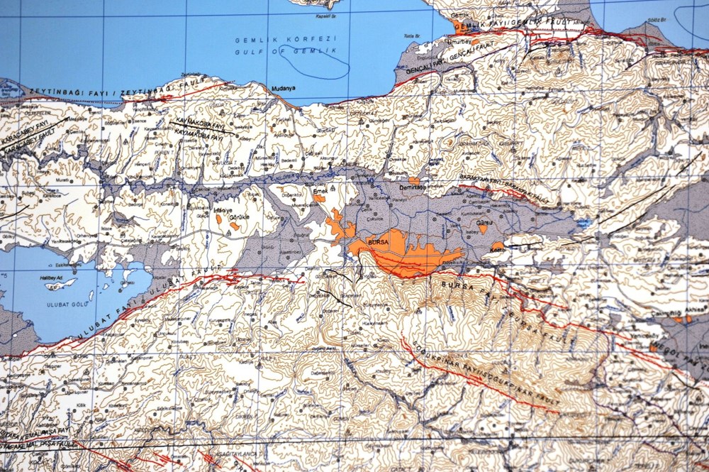 İzmir'i vuran deprem sonrası uzmanlar o bölgeyi işaret etti: Katil fay, Marmara'yı etkileyecek - 2