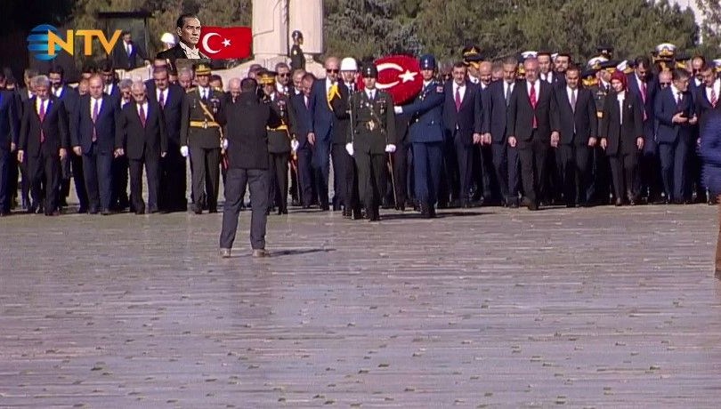 Devlet erkanı Ata'nın huzurunda