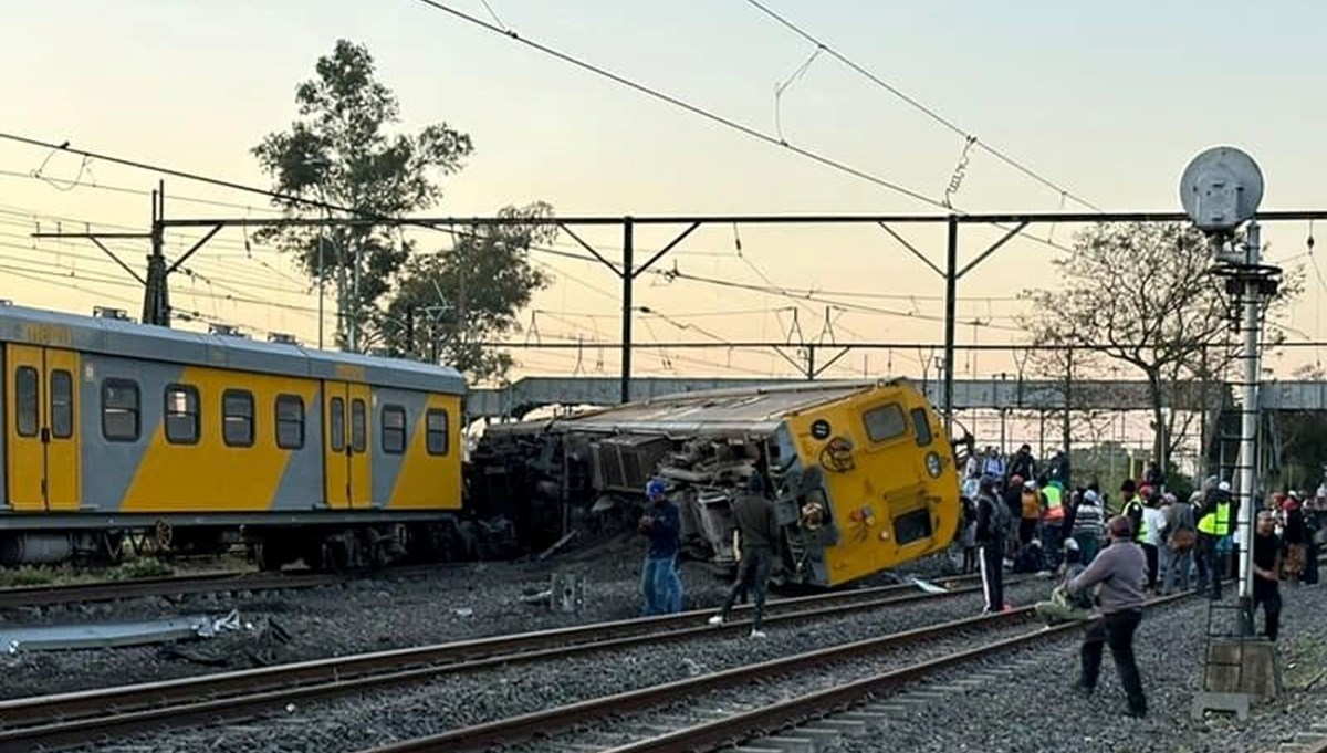 Güney Afrika’da tren raydan çıktı: 25 yaralı Güney Afrika’da tren raydan çıktı: 25 yaralı