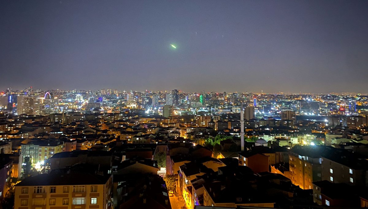 Dün gece gökyüzünde görülen ışık kümesi bir göktaşına mı ait? Uzman isim: “Meteor olma ihtimali düşük” Dün gece gökyüzünde görülen ışık kümesi bir göktaşına mı ait? Uzman isim: “Meteor olma ihtimali düşük”