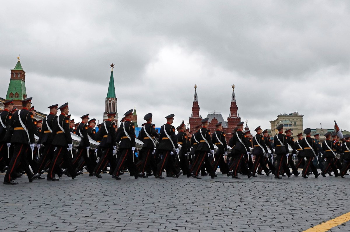 парад победы 50 лет в москве