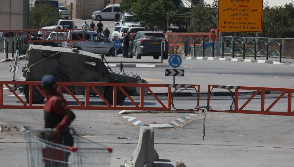 Batı Şeria'da baskınlar sürüyor: İsrail ordusu yedi Filistinli'yi gözaltına aldı