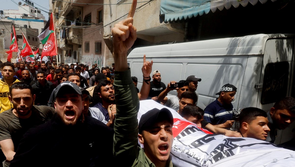 İsrail'in Gazze'ye yeni hava saldırısı: 2 ölü, 5 yaralı İsrail'in Gazze'ye yeni hava saldırısı: 2 ölü, 5 yaralı