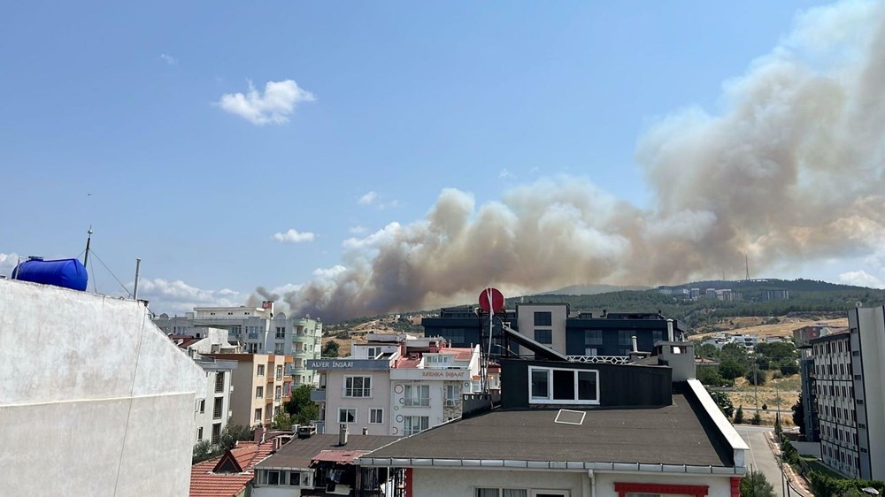 Çanakkale'de orman yangını bir anda büyüdü: Üniversite boşaltıldı, itfaiyeciler son anda kurtuldu - 2