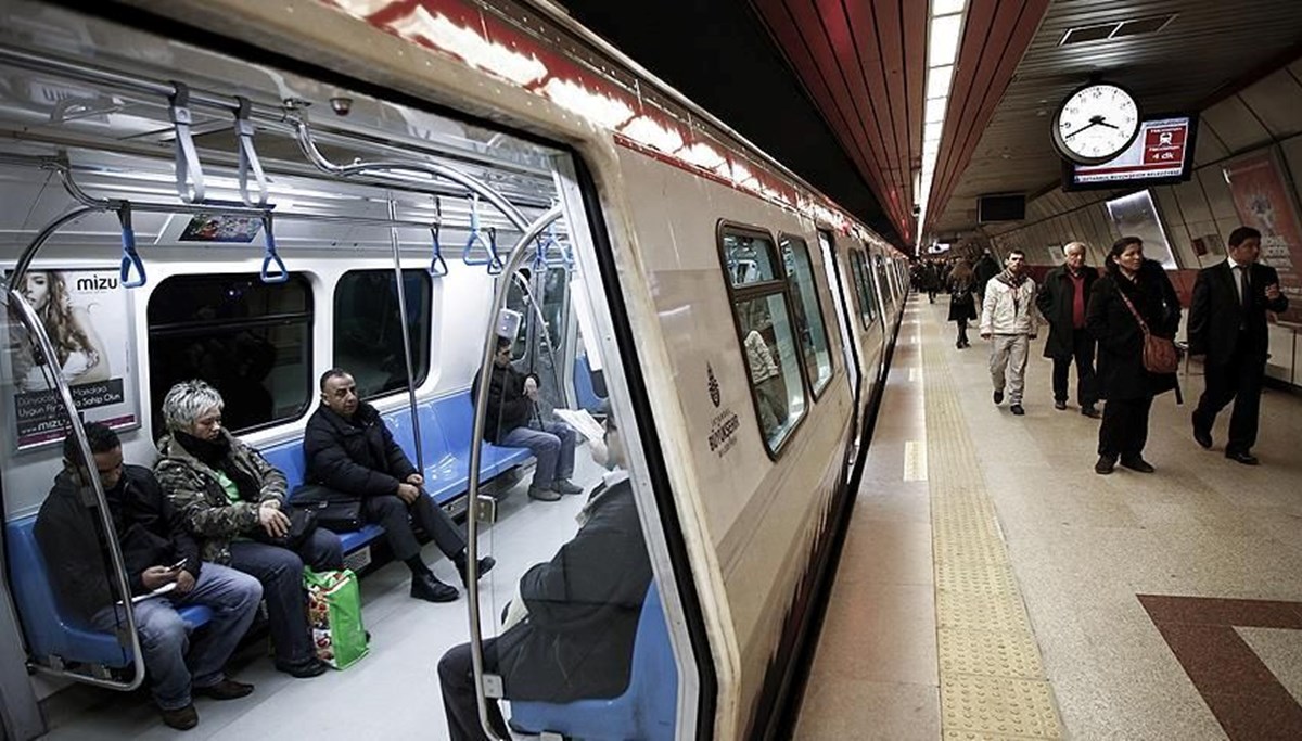 Samandıra-Üsküdar seferini yapan metro arızalandı