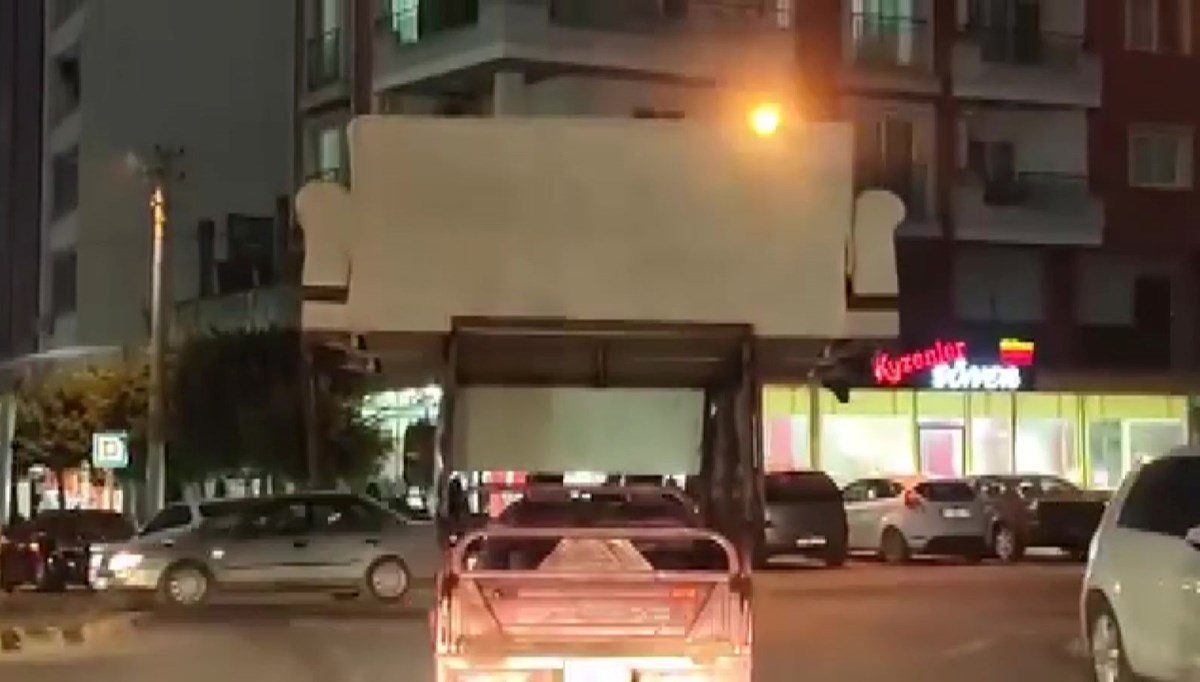 Motosiklet üzerinde koltuk taşıdı