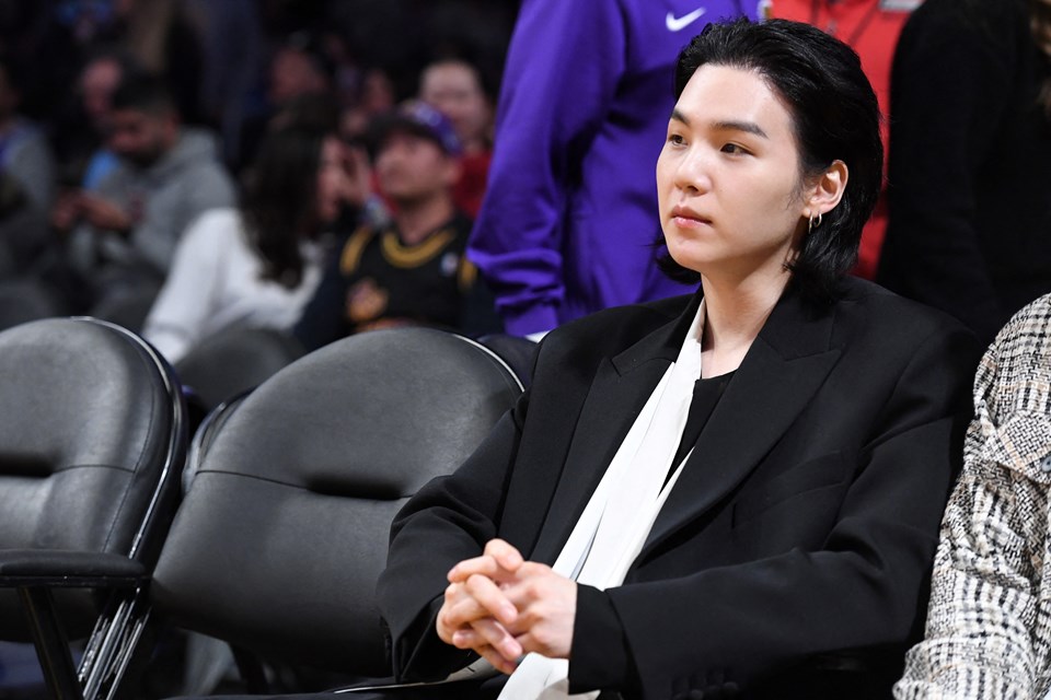 K-Pop grubu BTS üyelerinden Suga askere gidiyor - 1