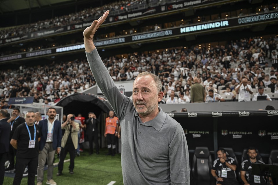 Dolmabahçe'de nefes kesen maç: Beşiktaş, Başakşehir'i son dakikada yendi! - 1
