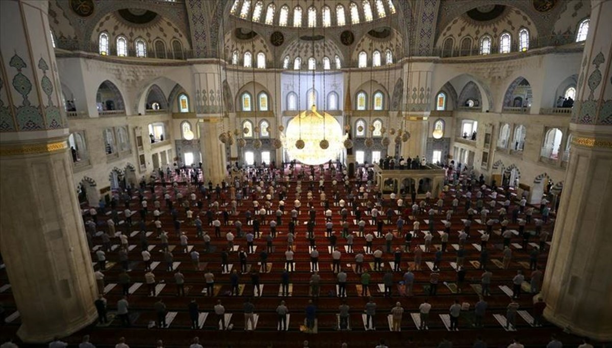 Cuma namazı nasıl kılınır, kaç rekat? (Diyanet cuma namazı kılınışı)